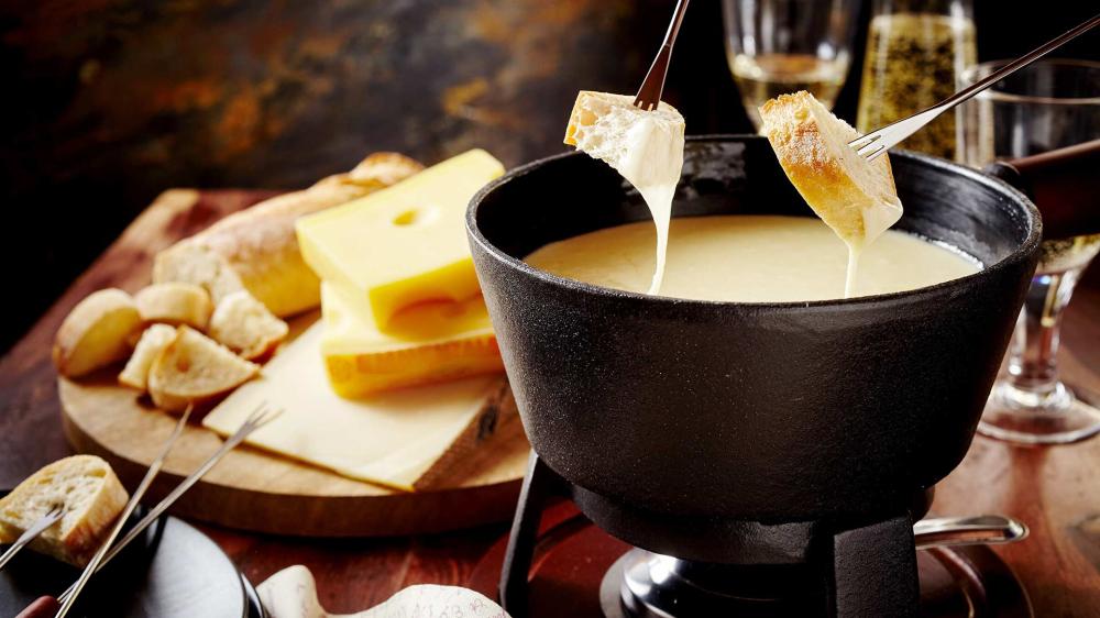 Gemütlicher After-Work Abend mit Whisky-Käse-Fondue & Winterdrinks